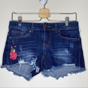 VIP ROSE EMBROIDERED SHORTS SIZE 3/4